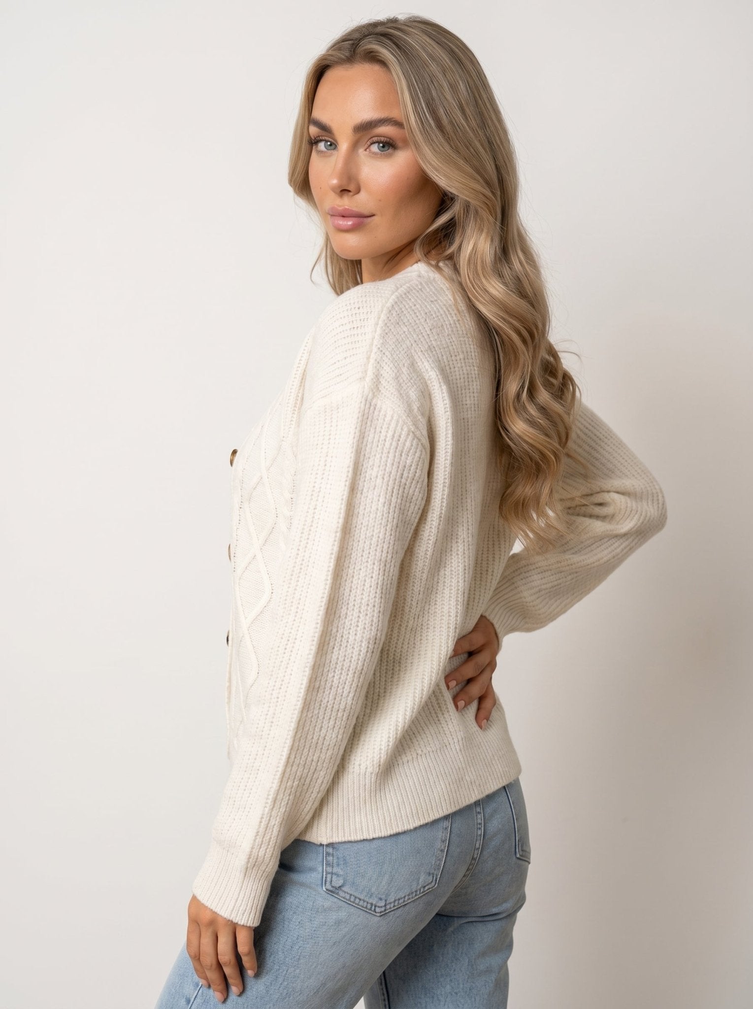 Cable Knit Button-Front Cardigan - vencé
