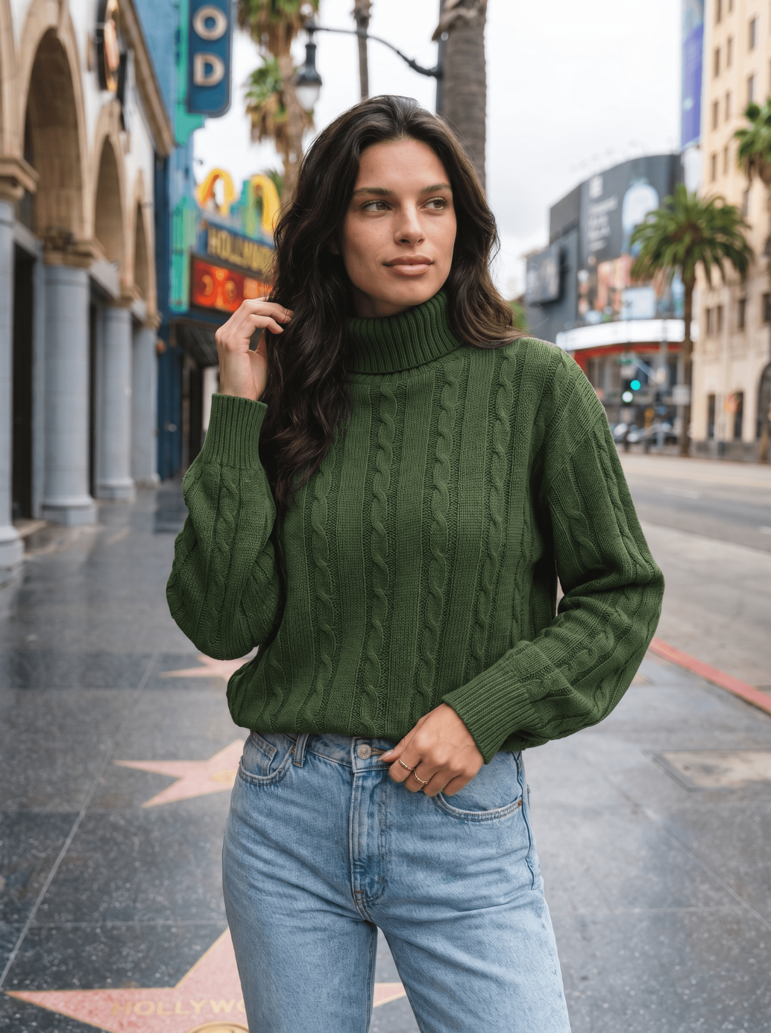 Cable Knit Turtleneck Sweater - vencé