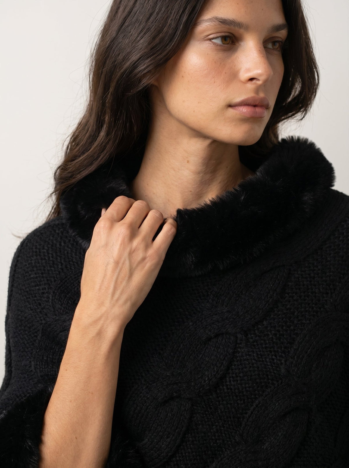 Fuzzy-Hem Cable Knit Poncho Cape - vencé