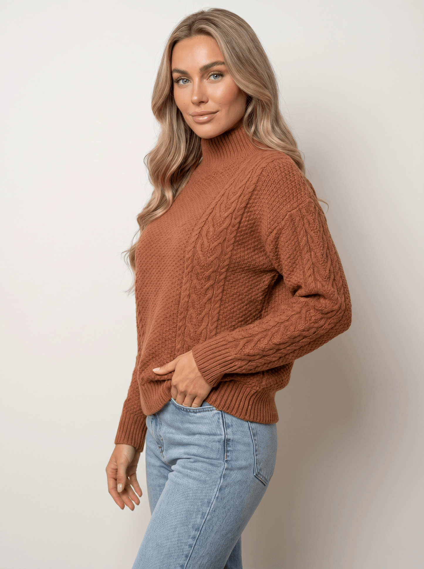Mock-Neck Cable Knit Sweater - vencé