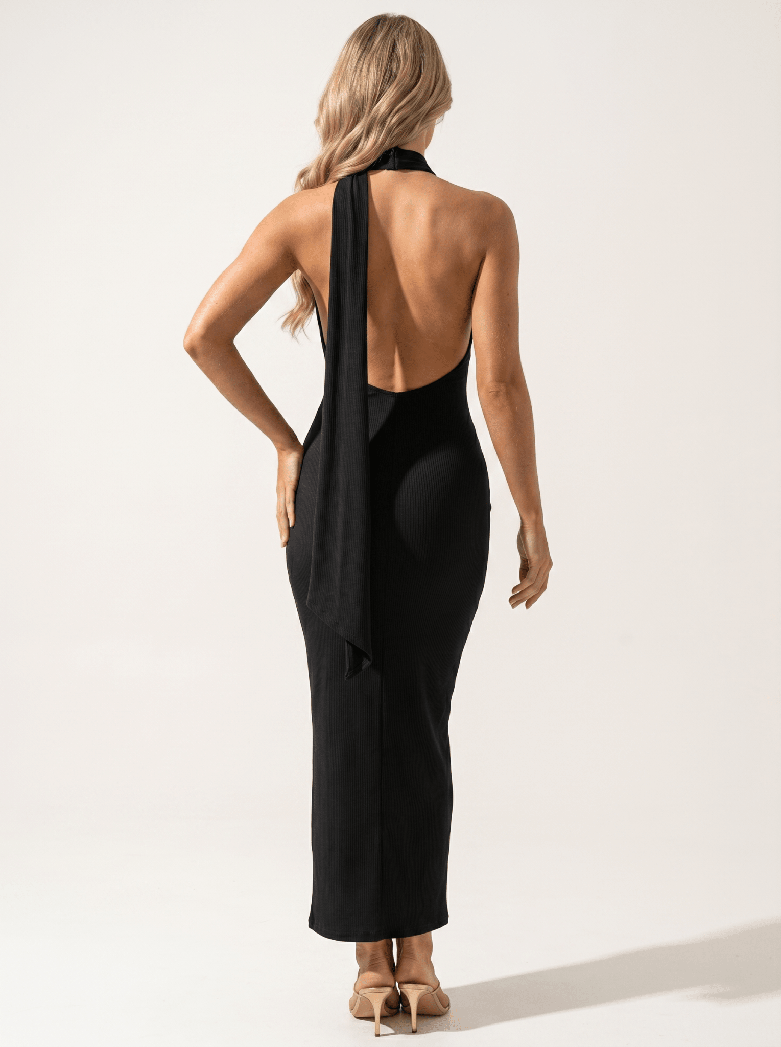 Ribbed Halter-Tie Bodycon Maxi Dress - vencé